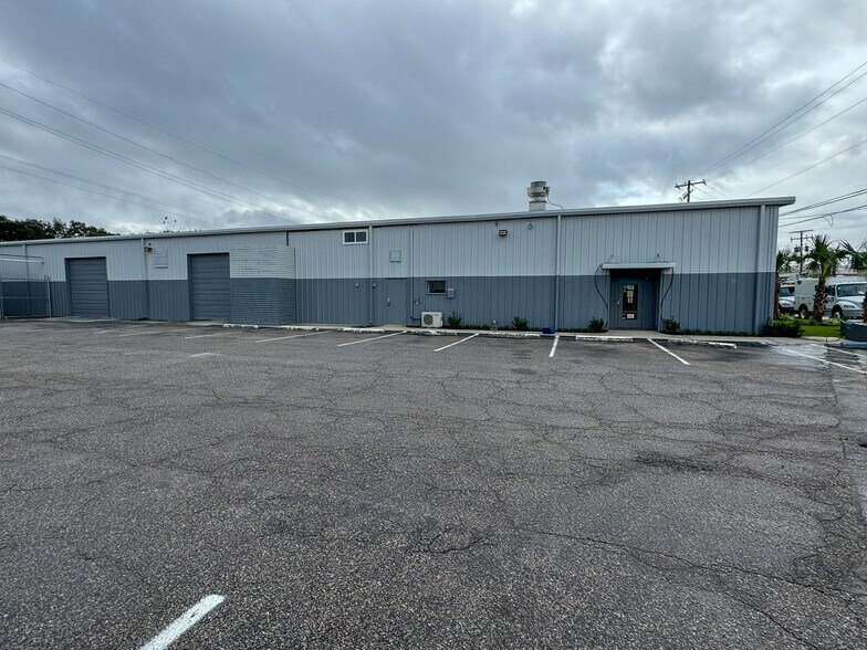More Photos Of 2520 Oscar Johnson Dr, North Charleston Warehouse For Sale