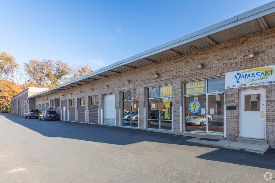 More Photos Of 5405-5407 Port Royal Rd, Springfield Research And Development For Lease