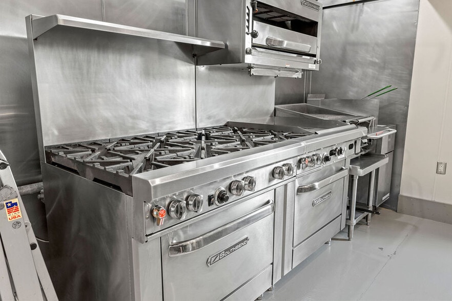 More Photos Of 1766 14th Ave, Vero Beach Restaurant For Sale