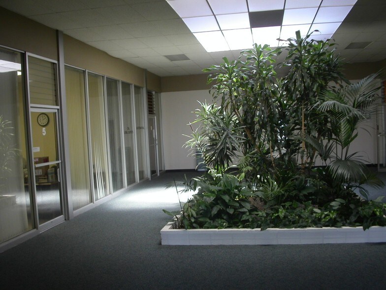 More Photos Of 833 Mahler Rd, Burlingame Warehouse For Lease