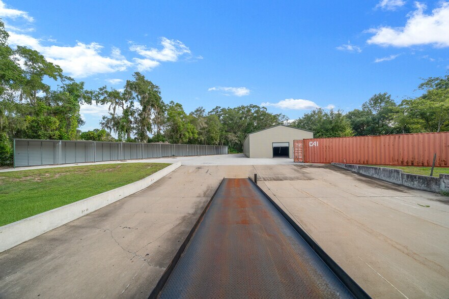 More Photos Of 1056 NE 16th St, Ocala Industrial For Lease