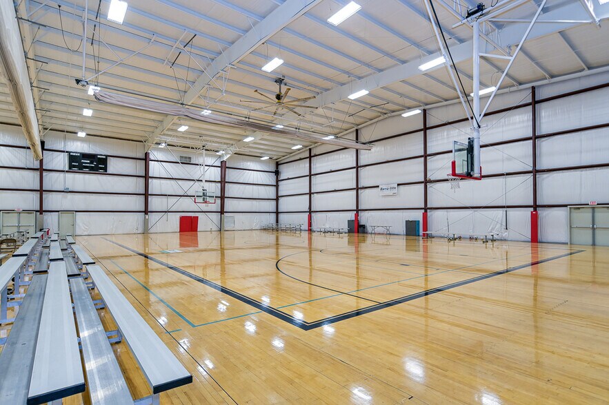 More Photos Of 4100 AL Highway 69, Guntersville Sports And Entertainment For Sale