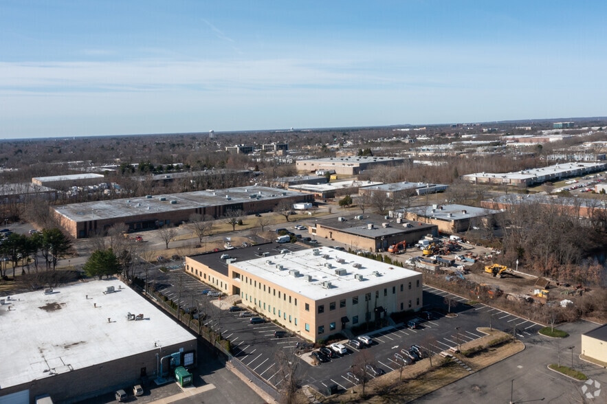 More Photos Of 135 Engineers Rd, Hauppauge Medical For Lease