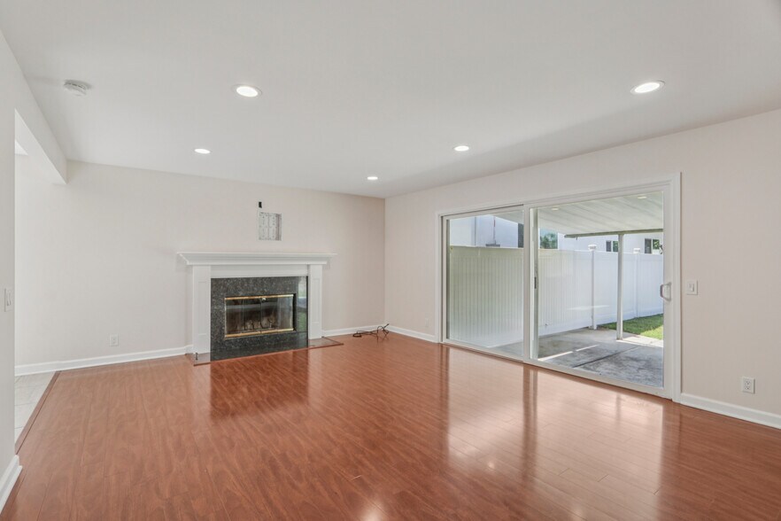 More Photos Of 17148 Stare St, Northridge Apartments For Sale