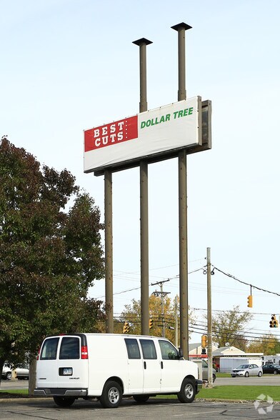 More Photos Of 825 Cleveland St, Elyria General Retail For Sale