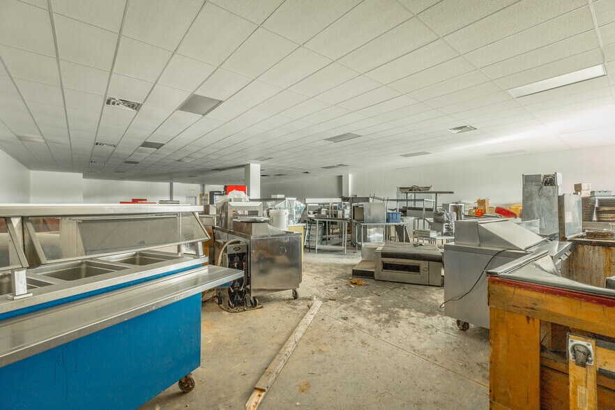 More Photos Of 150 Pearl Dr, LaFayette Restaurant For Lease