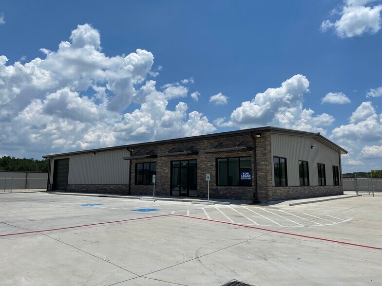 More Photos Of 6427 Highway 105, Conroe Unknown For Lease