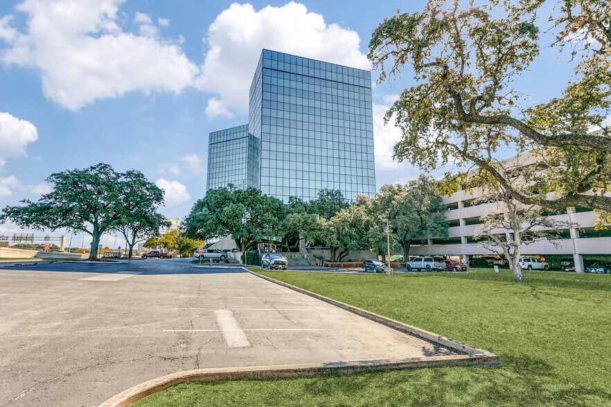 More Photos Of 1250 NE Loop 410, San Antonio Office For Lease