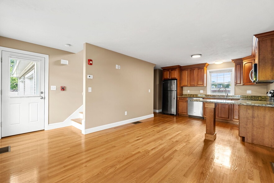 More Photos Of 83 Holten St, Danvers Apartments For Sale