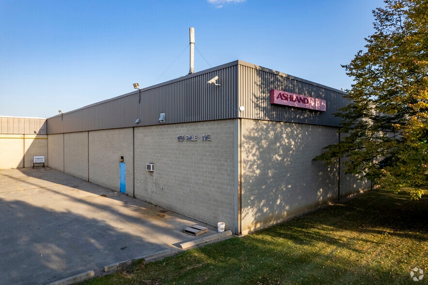 More Photos Of 525 Finley Ave, Ajax Warehouse For Sale