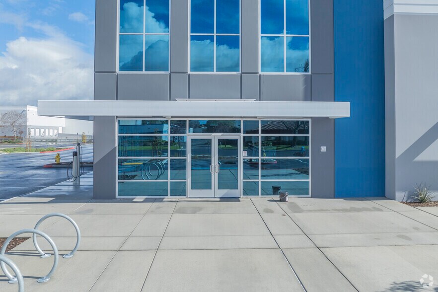 More Photos Of 40525 Albrae St, Fremont Unknown For Lease