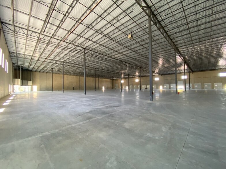 More Photos Of 17745 Lookout Rd, Schertz Warehouse For Lease