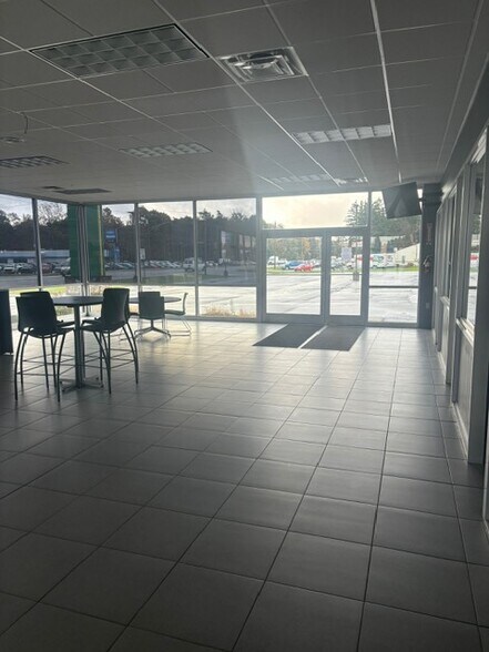 More Photos Of 3861-3870 West Rd, Cortland Auto Dealership For Sale