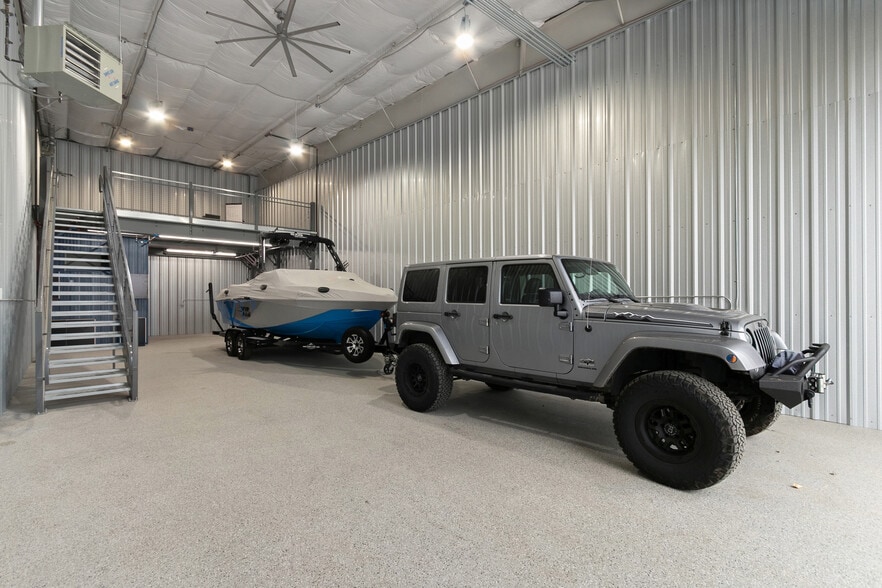 More Photos Of 5380 Ronald Reagan Blvd, Johnstown Light Distribution For Sale