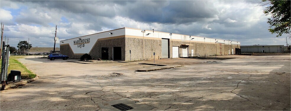 More Photos Of 9727 Tanner Rd, Houston Warehouse For Lease