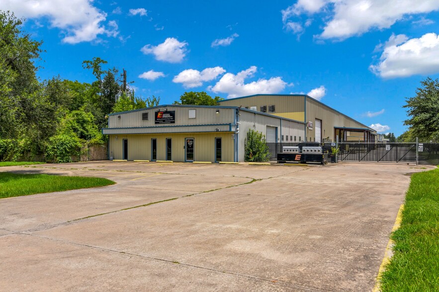 More Photos Of 2413 Roy Rd, Pearland Manufacturing For Sale