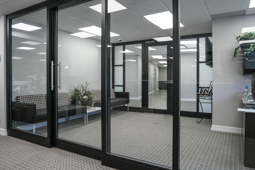 More Photos Of 6001 Nw Expressway, Oklahoma City Office For Sale