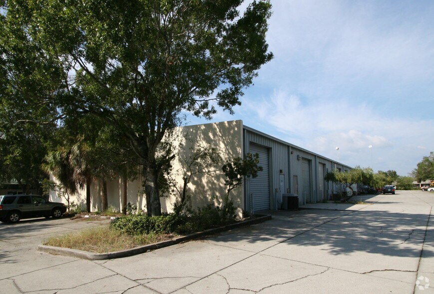 More Photos Of 1747 Independence Blvd, Sarasota Light Distribution For Lease