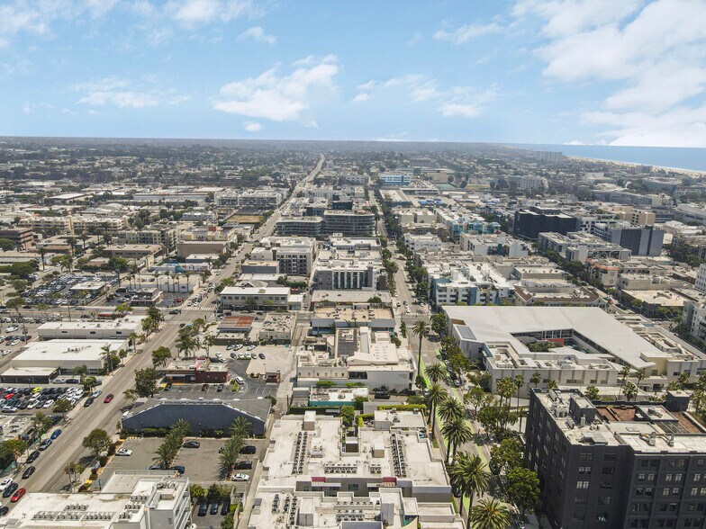 More Photos Of 1321 7th St, Santa Monica Office For Sale