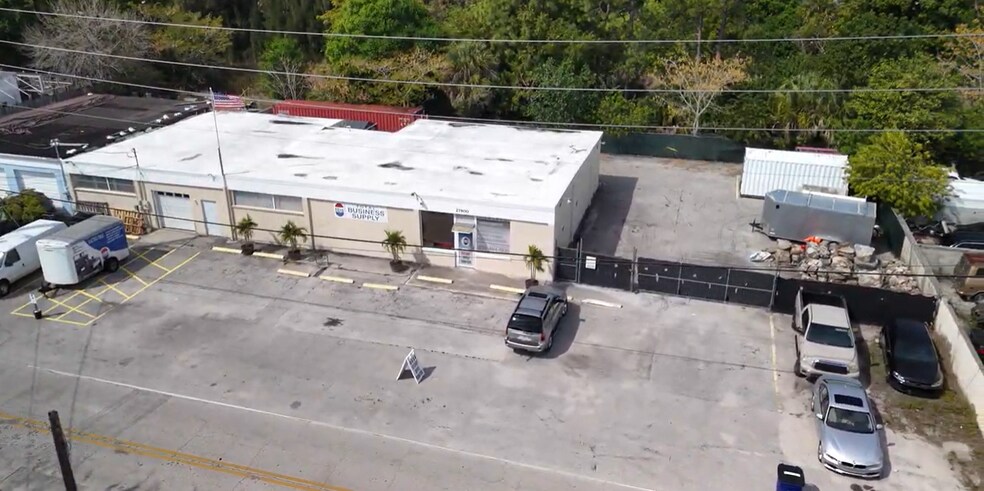 More Photos Of 27900 Industrial St, Bonita Springs Warehouse For Sale