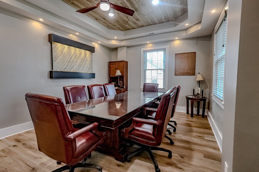 More Photos Of 111 W Washington Ave, Covington Medical For Sale