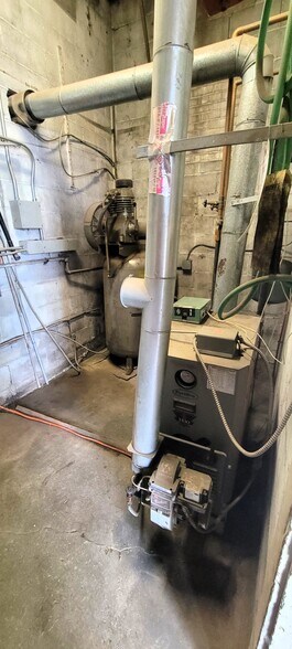 More Photos Of 37 Putney Rd, Brattleboro Service Station For Sale