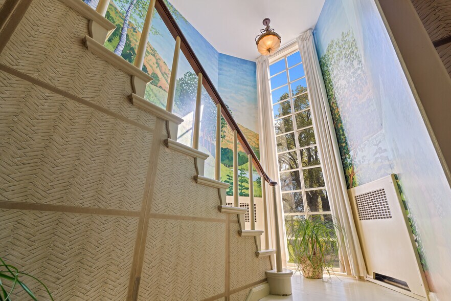 More Photos Of 1001 Cherry Heights Rd, The Dalles Flex For Sale