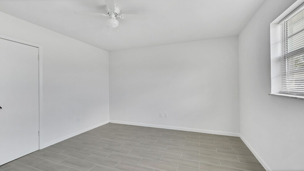 More Photos Of 3883 Park Ln, West Palm Beach Multifamily For Sale
