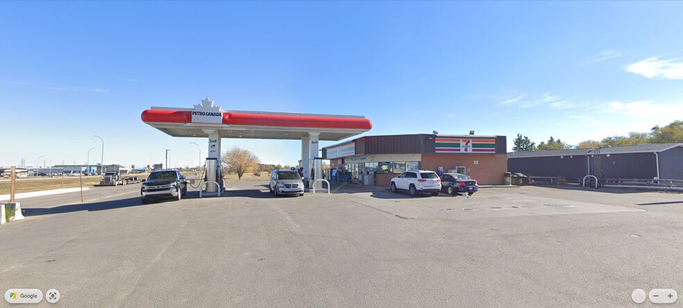 Primary Photo Of 301 11 Ave E, Kindersley Convenience Store For Sale