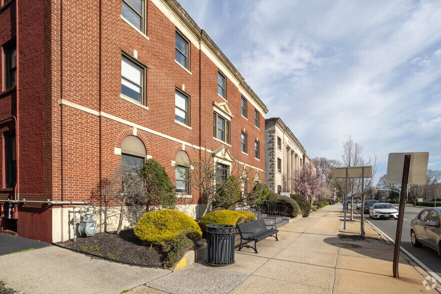 More Photos Of 1539 Franklin Ave, Mineola Office For Lease