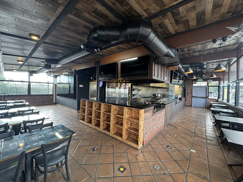 More Photos Of 11241 Beach Blvd, Stanton General Retail For Lease