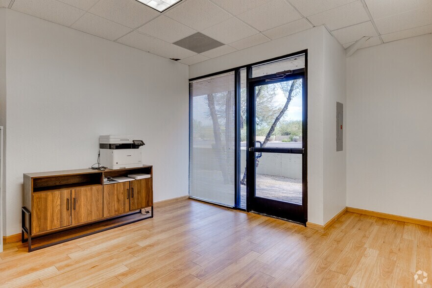 More Photos Of 7518 E Elbow Bend Rd, Carefree Office For Sale