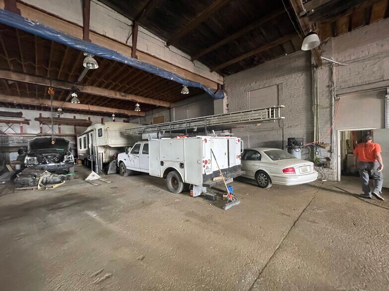 More Photos Of 6149 Cleveland St, Merrillville Industrial For Sale