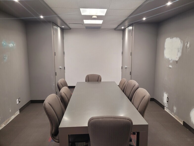 More Photos Of 5135-5169 Rue Jean-Talon E, Montréal Office For Lease