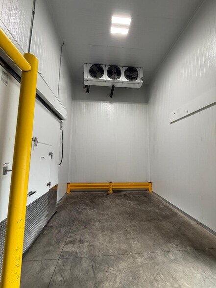 More Photos Of 2501 E President St, Savannah Refrigeration Cold Storage For Lease