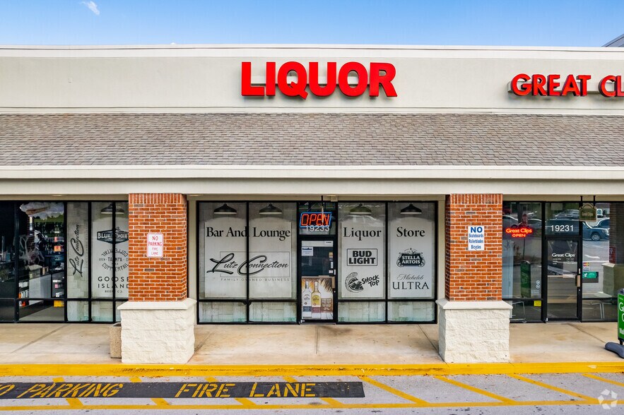 More Photos Of 19211-19247 N Dale Mabry Hwy, Lutz Unknown For Lease