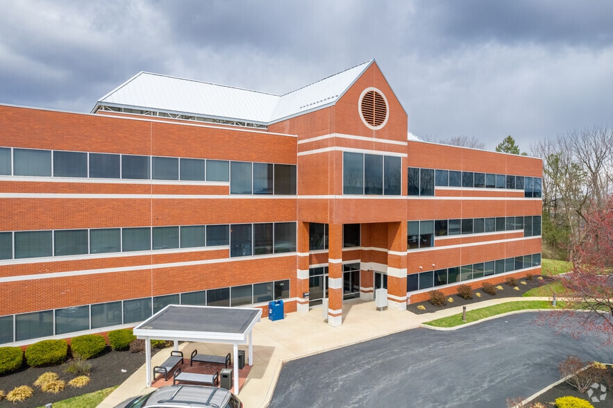 More Photos Of 2 Meridian Blvd, Wyomissing Office For Sale