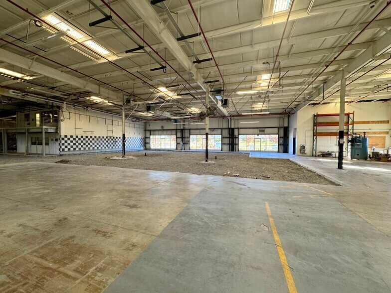 More Photos Of 110 Sandholm Ln, Cloverdale Manufacturing For Lease