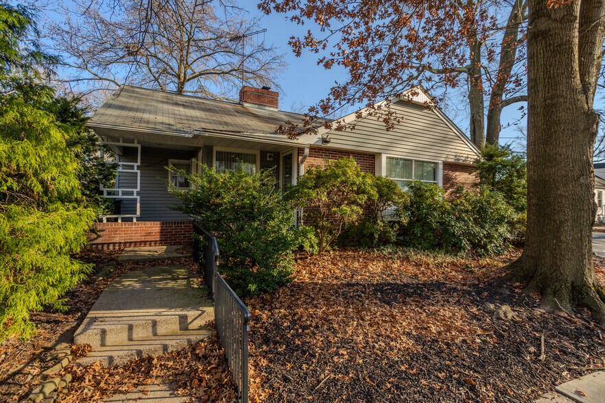 More Photos Of 73 Amboy Ave, Metuchen Medical For Sale