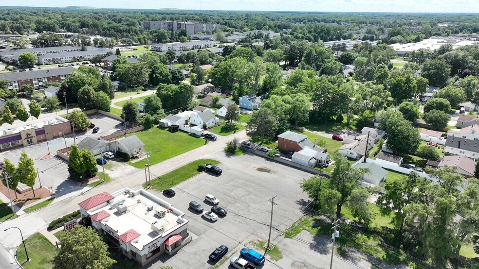 More Photos Of 7040-7060 N Wayne Rd, Westland Freestanding For Sale
