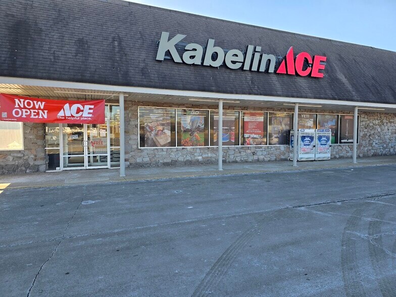 More Photos Of 2303-2321 Michigan, Michigan City Unknown For Lease