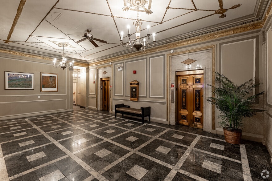 More Photos Of 5240 N Sheridan Rd, Chicago Apartments For Lease