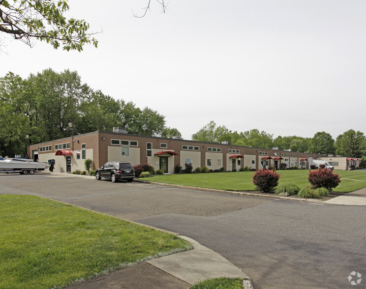 Primary Photo Of 1-37 Rockland Park Ave, Tappan Service For Lease