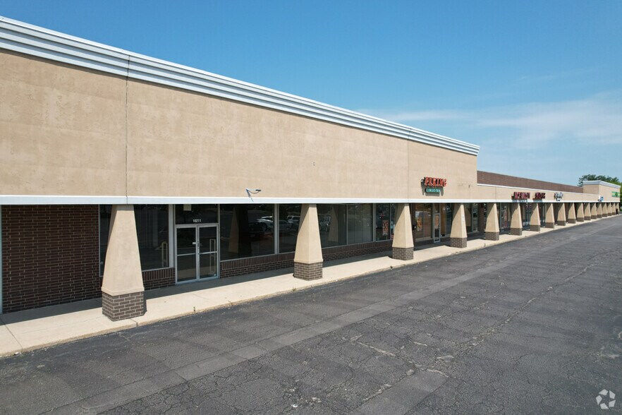 More Photos Of 10207 Grand Ave, Franklin Park Freestanding For Lease