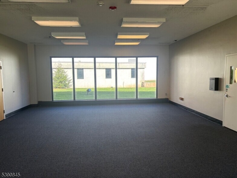 More Photos Of 141 Southside Ave, Bridgewater Office For Lease