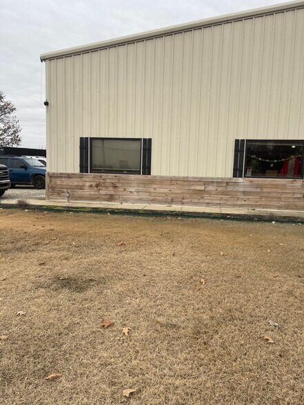 More Photos Of 1304 Jones Rd, Paragould Warehouse For Sale