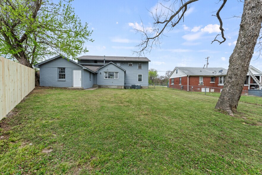 More Photos Of 6060 US Highway 51 N, Millington Flex For Sale