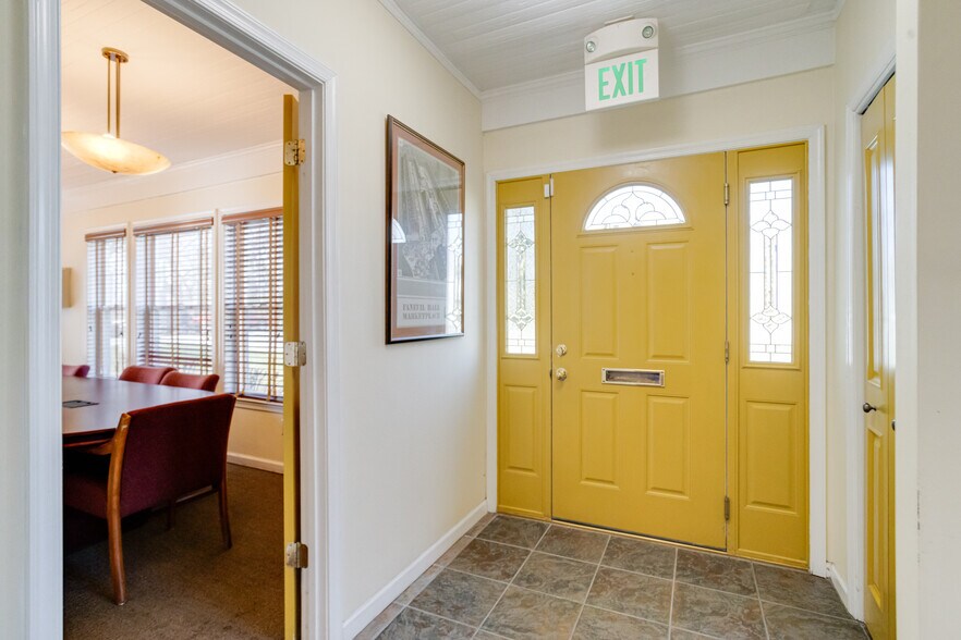 More Photos Of 407 W Pennsylvania Ave, Towson Office For Sale