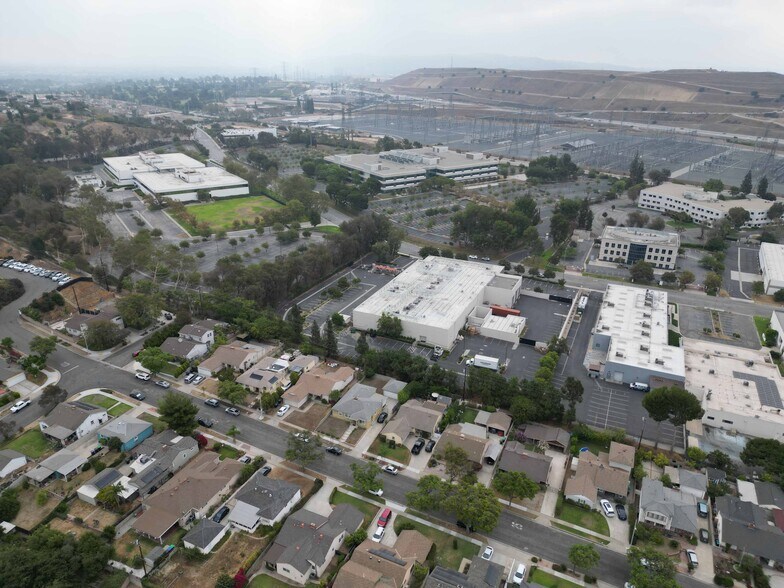 More Photos Of 2001 Saturn St, Monterey Park Light Distribution For Sale