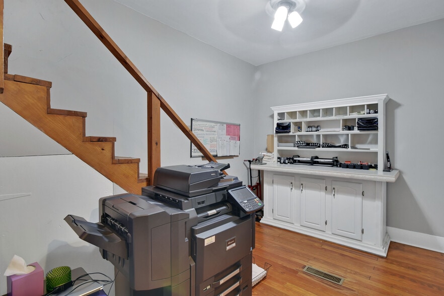 More Photos Of 1607 Norwich St, Brunswick Flex For Sale